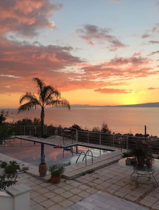Marine'S Lux Villa:Golden Sunset Kalamata Exterior foto