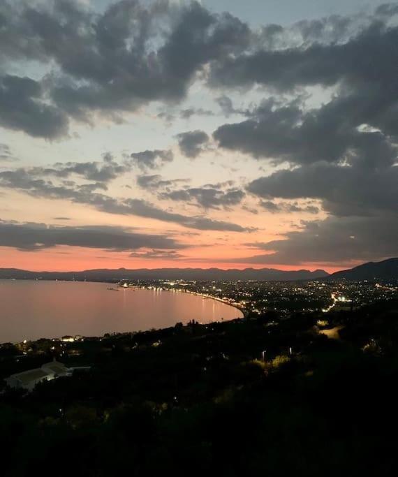 Marine'S Lux Villa:Golden Sunset Kalamata Exterior foto
